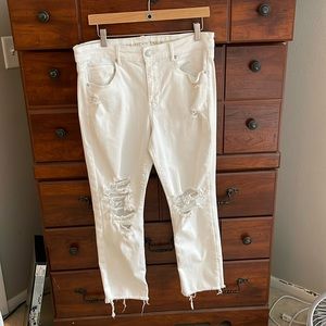 American Eagle distressed white denim size 12short